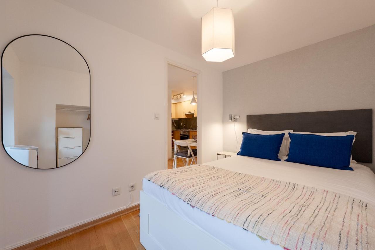 Contemporary Apartment In Chiado 3 Лиссабон Экстерьер фото