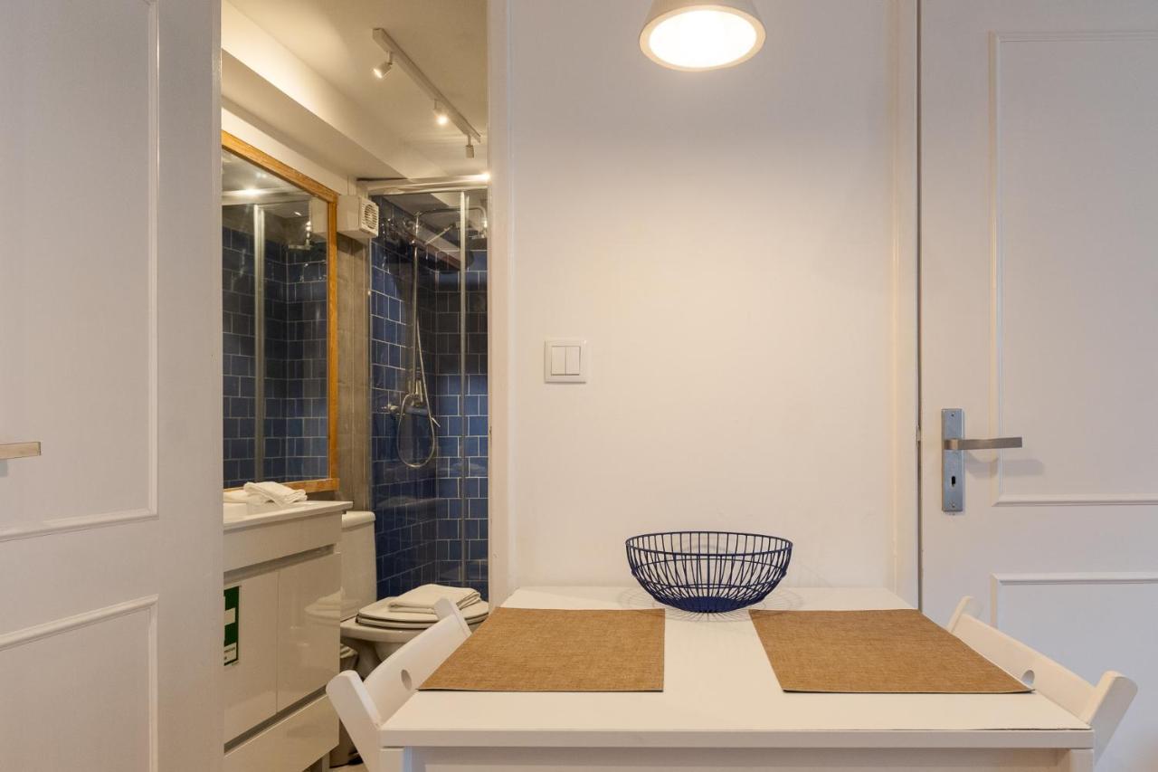 Contemporary Apartment In Chiado 3 Лиссабон Экстерьер фото