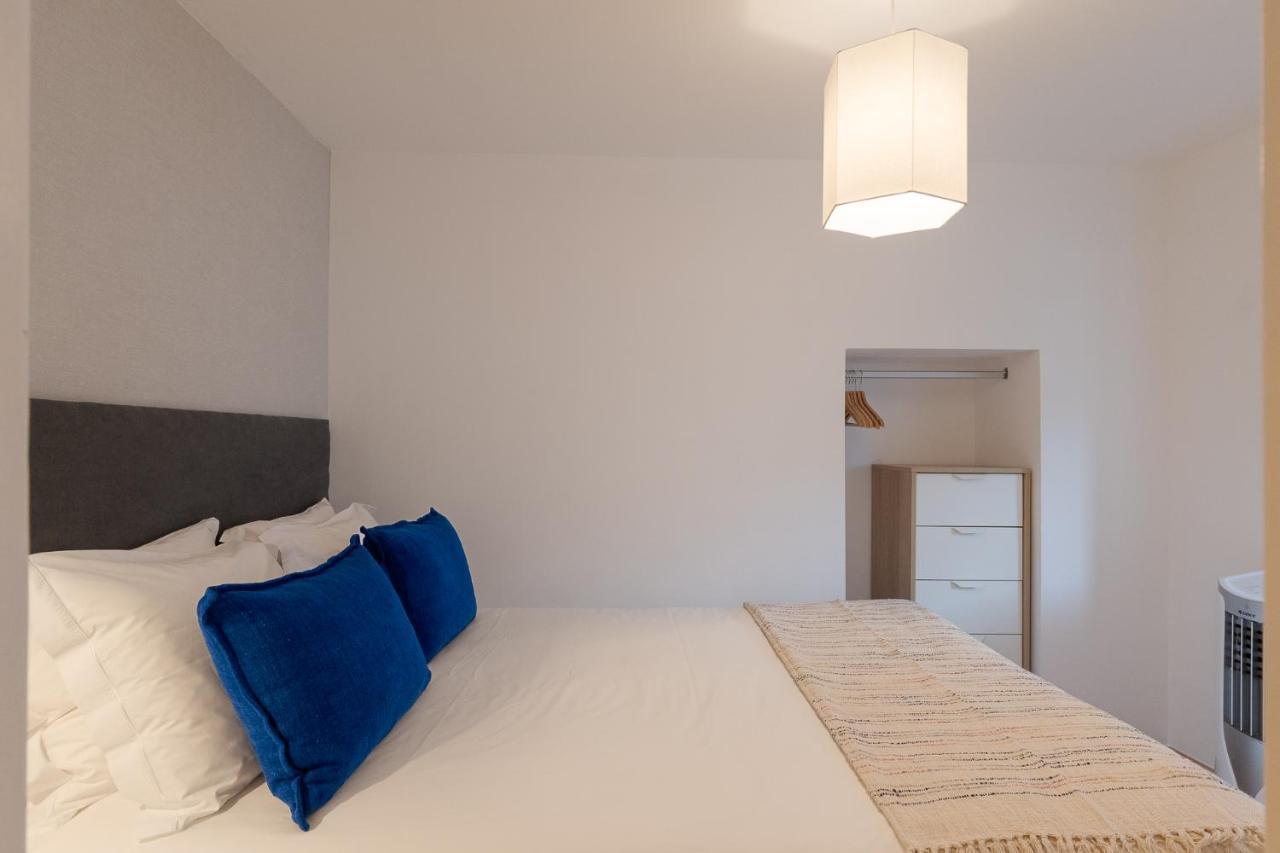 Contemporary Apartment In Chiado 3 Лиссабон Экстерьер фото