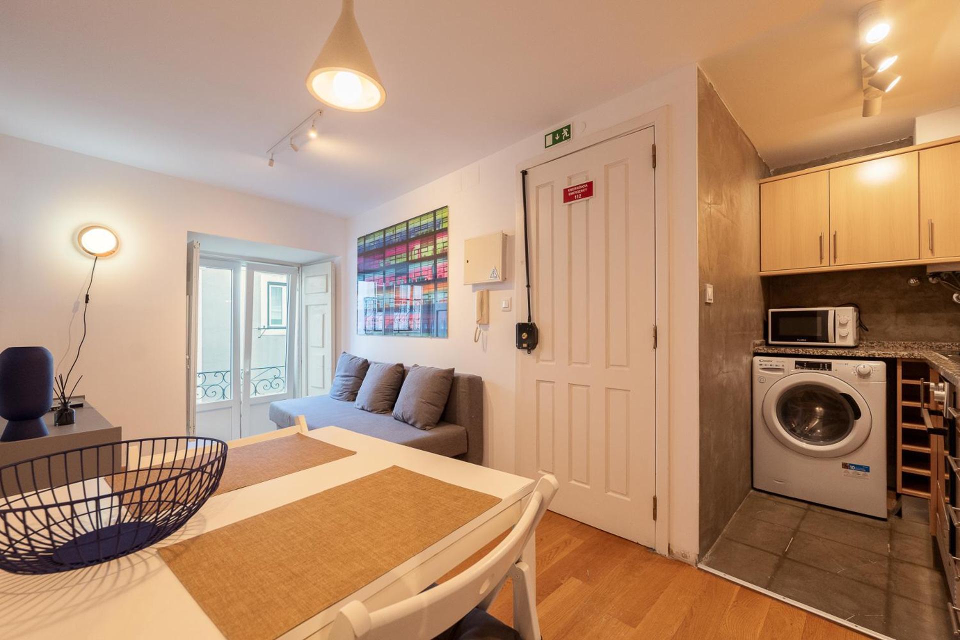 Contemporary Apartment In Chiado 3 Лиссабон Экстерьер фото